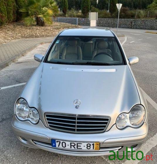 2006' Mercedes-Benz C-220 Avantgarde photo #3