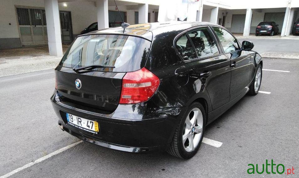 2010' BMW 118 D Sport 5P photo #2
