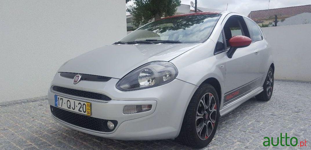 2010' Fiat Punto Evo 1.3 Multijet photo #3