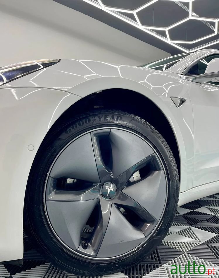 2019' Tesla Model 3 photo #4