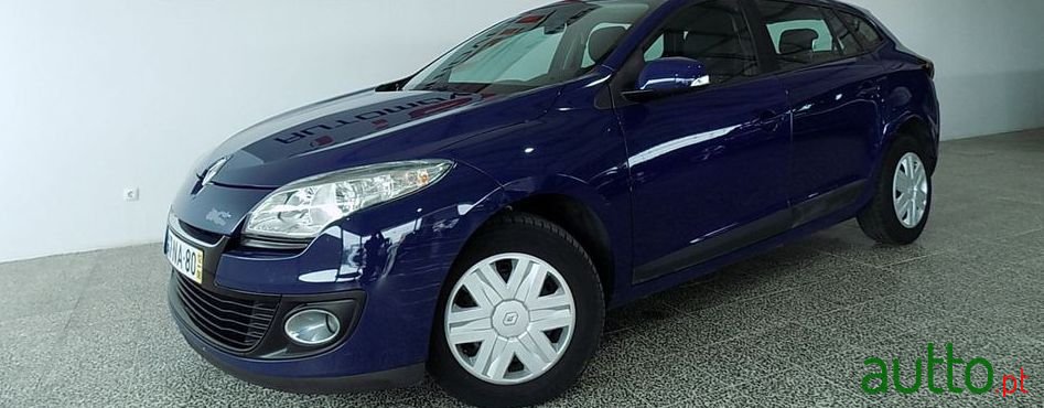 2012' Renault Megane Sport Tourer photo #2