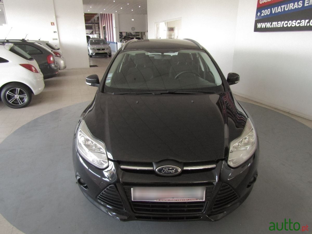 2011' Ford Focus Sw photo #2