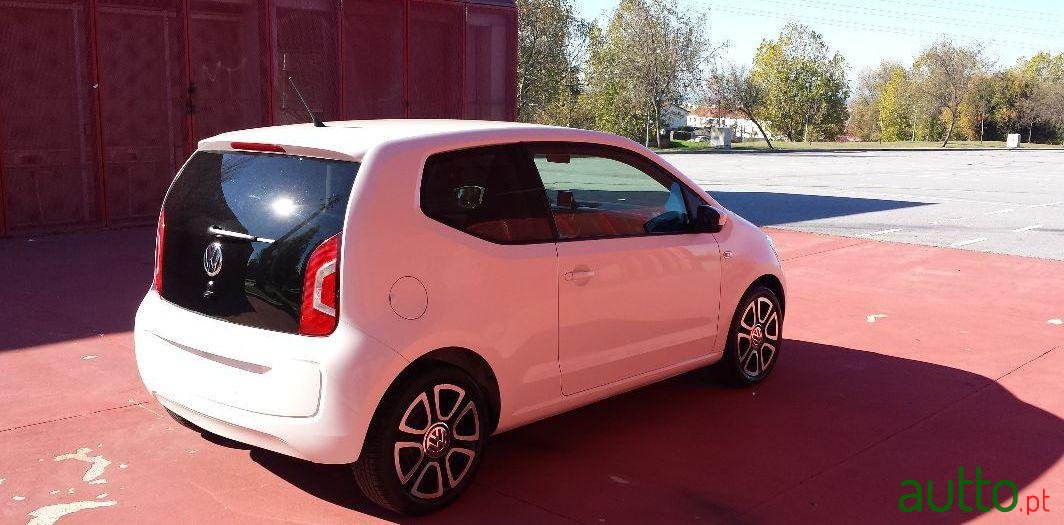 2014' Volkswagen Up photo #2