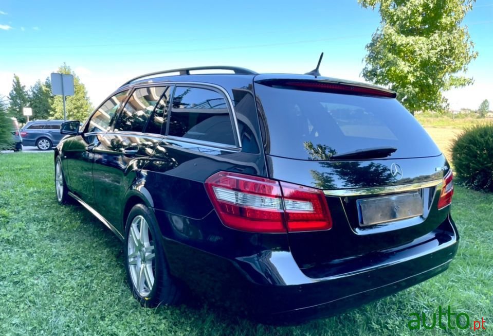 2010' Mercedes-Benz E-200 photo #5