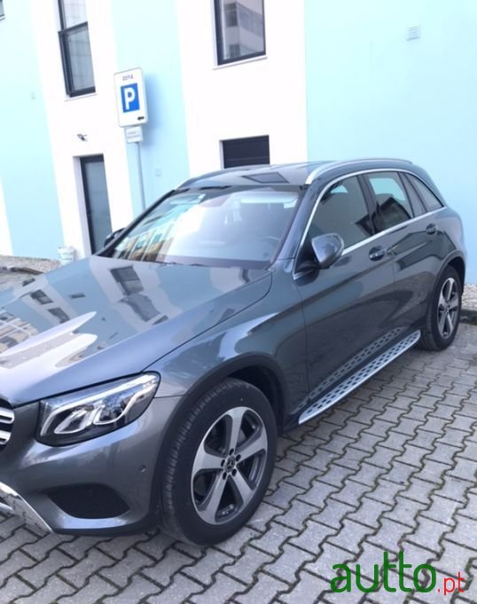 2017' Mercedes-Benz Glc-250 photo #6