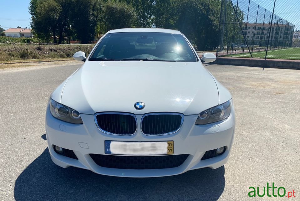 2007' BMW 320 photo #1