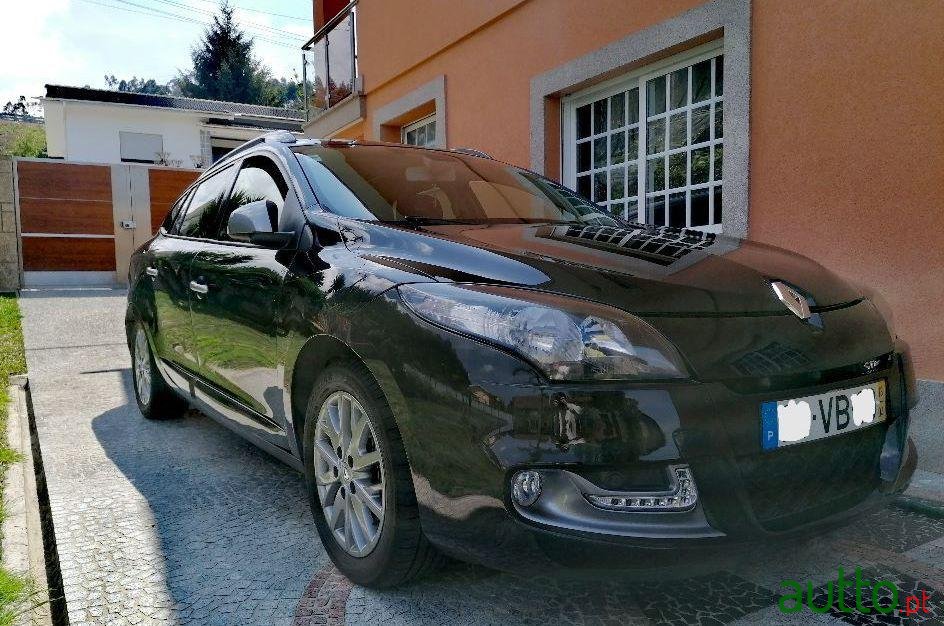 2013' Renault Megane Sport Tourer photo #1