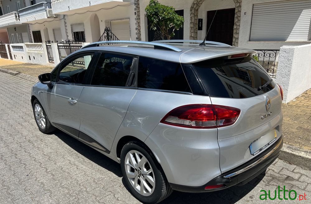 2019' Renault Clio photo #3