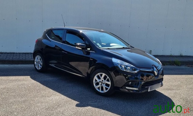 2019' Renault Clio photo #1