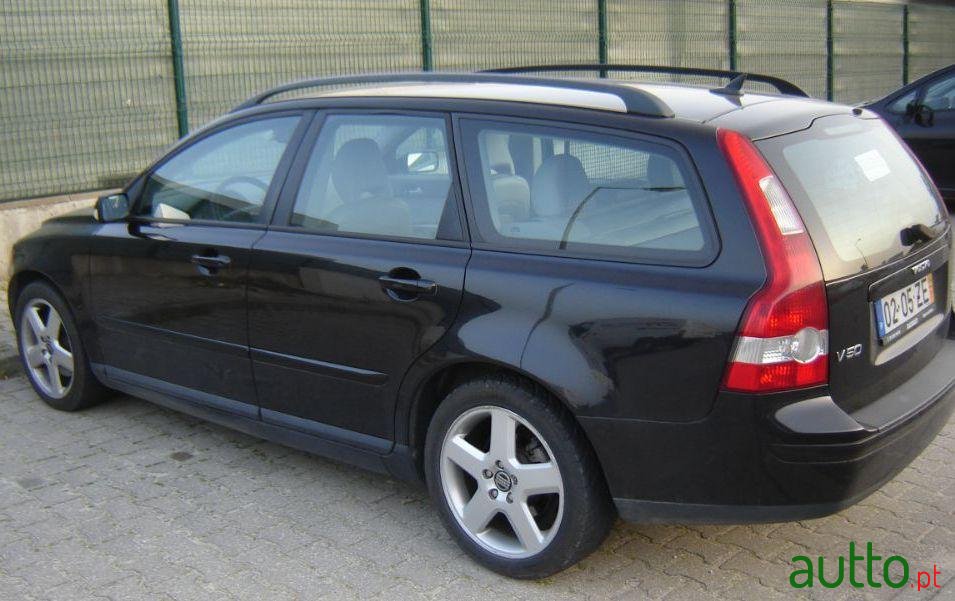 2004' Volvo V50 2.0 Nivel 3 photo #1