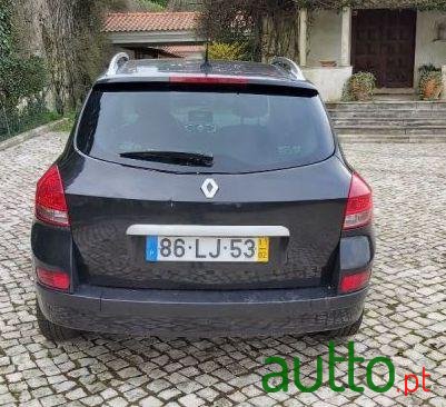 2011' Renault Clio Break photo #5