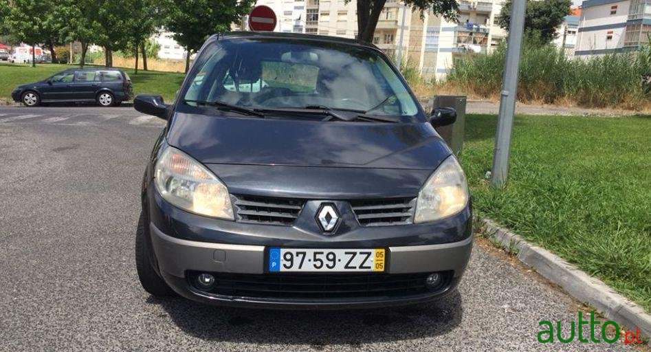 2005' Renault Scenic photo #1