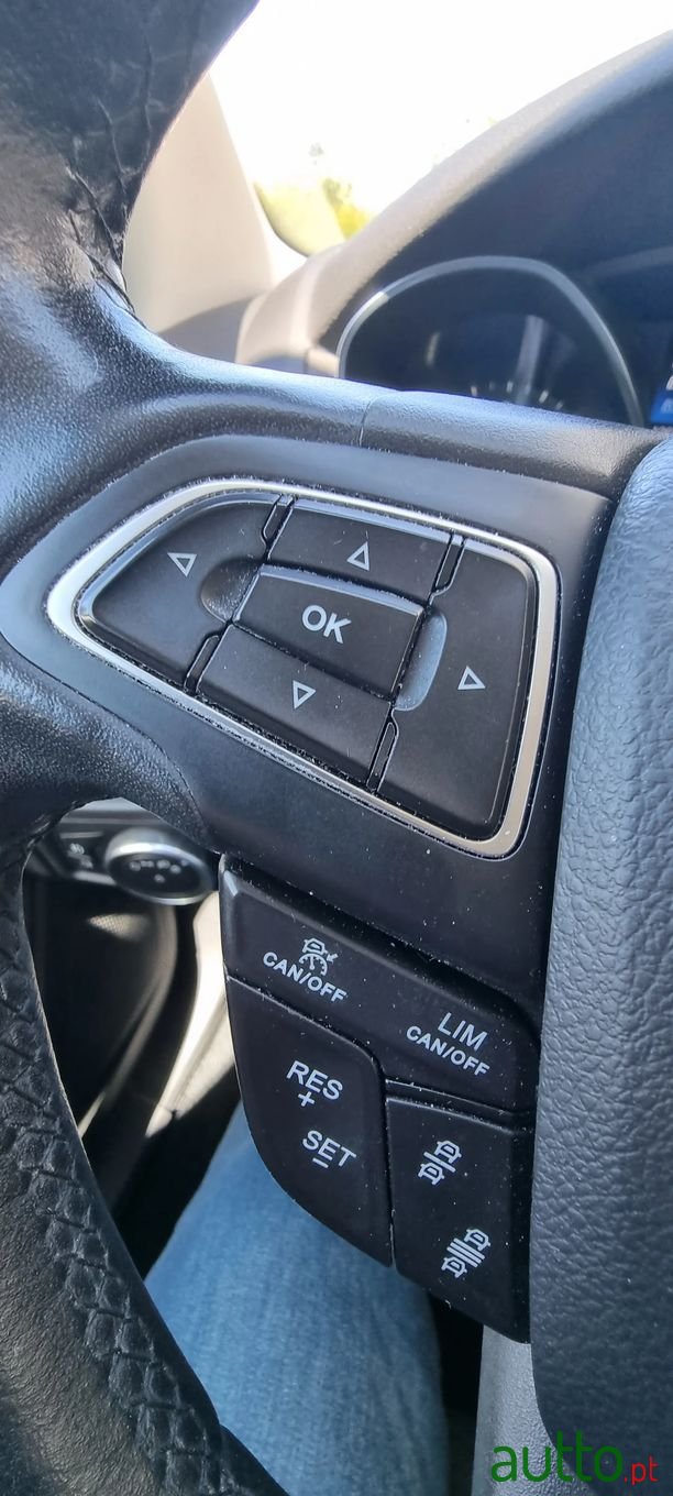 2016' Ford Focus photo #6