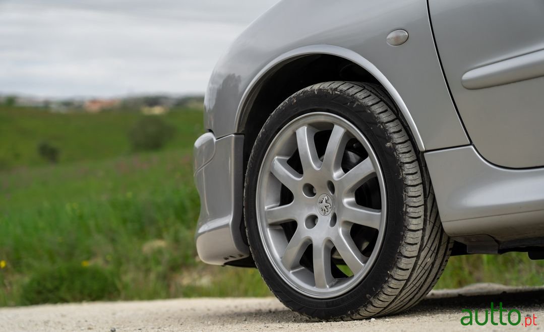 1999' Peugeot 206 photo #6