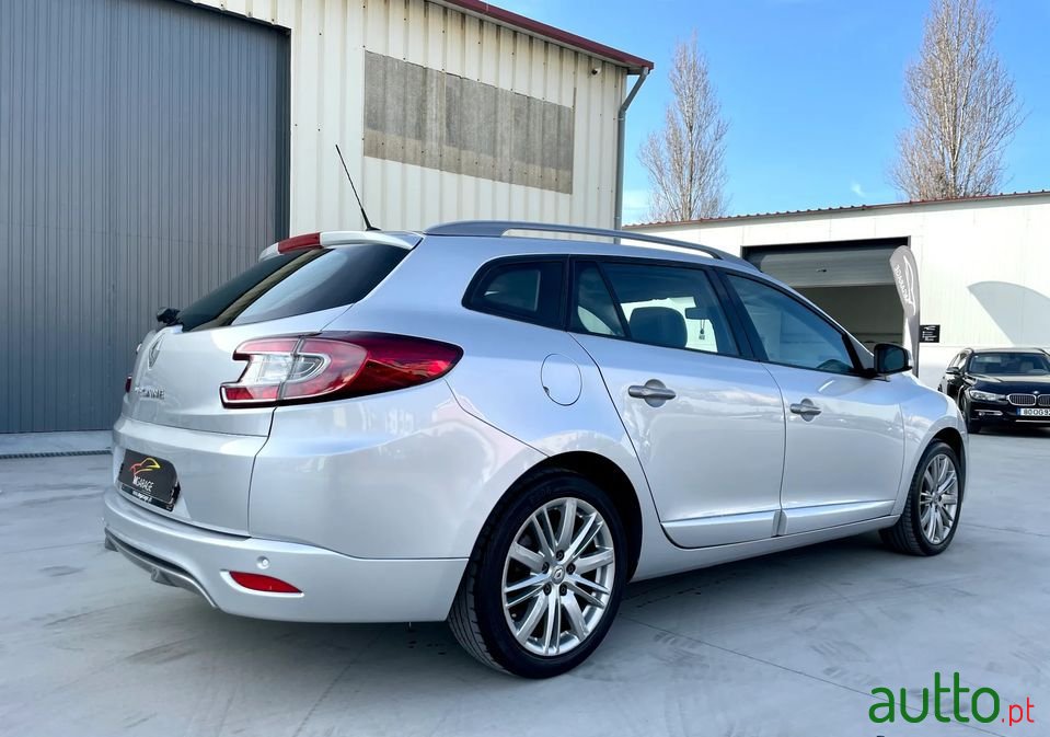 2012' Renault Megane Sport Tourer photo #5