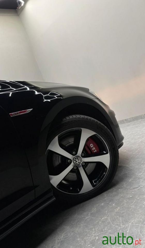 2016' Volkswagen Golf photo #6