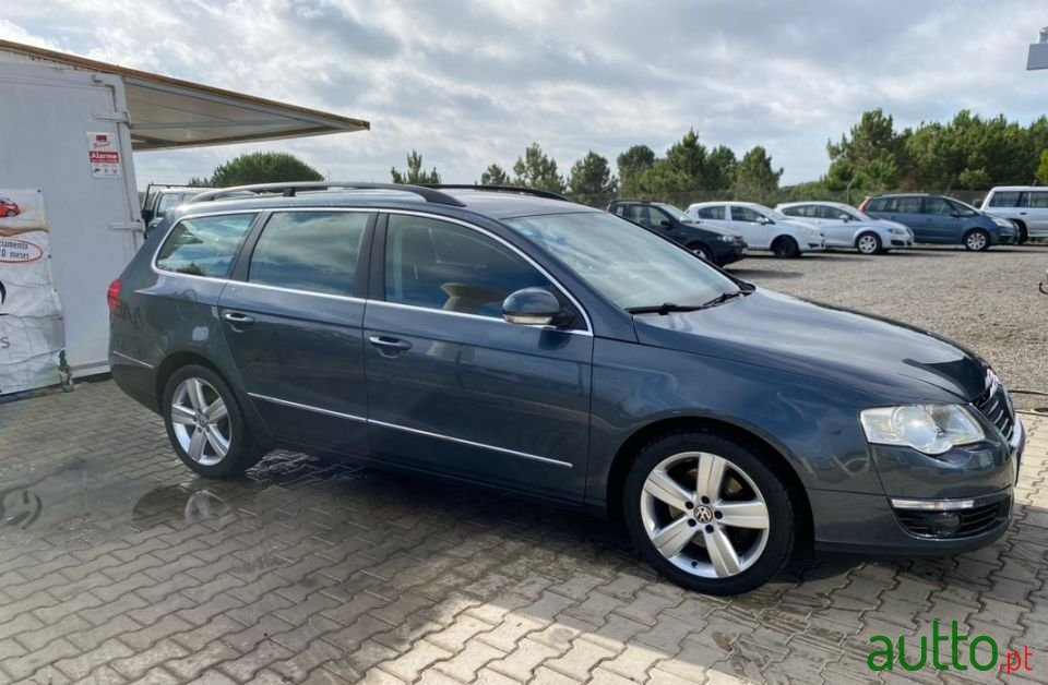 2009' Volkswagen Passat Variant photo #5