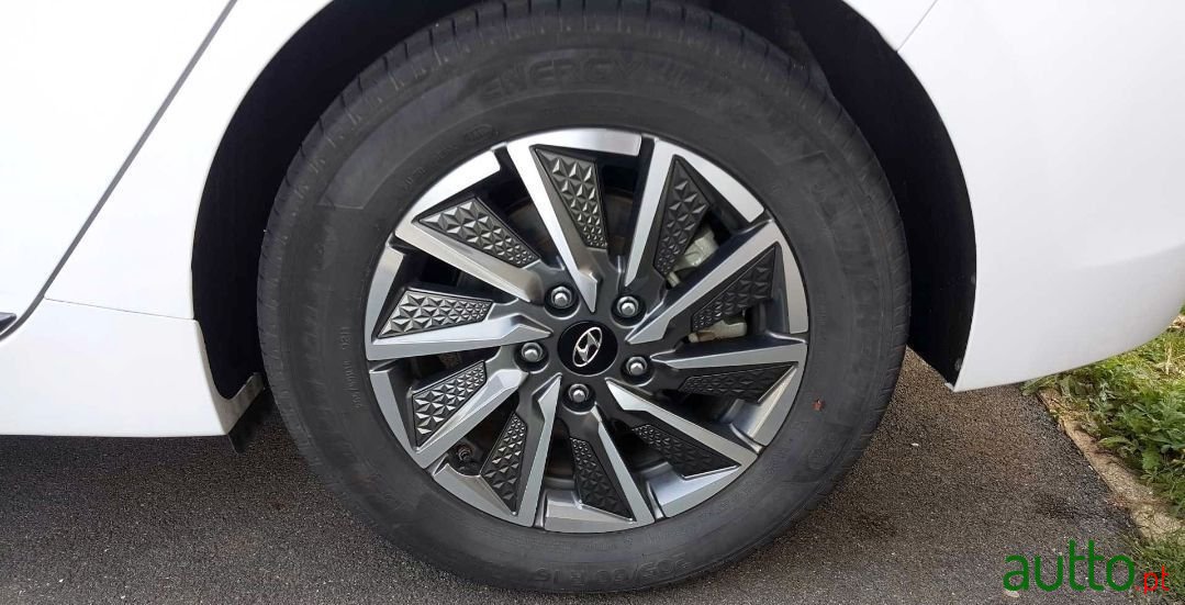 2020' Hyundai Ioniq photo #4