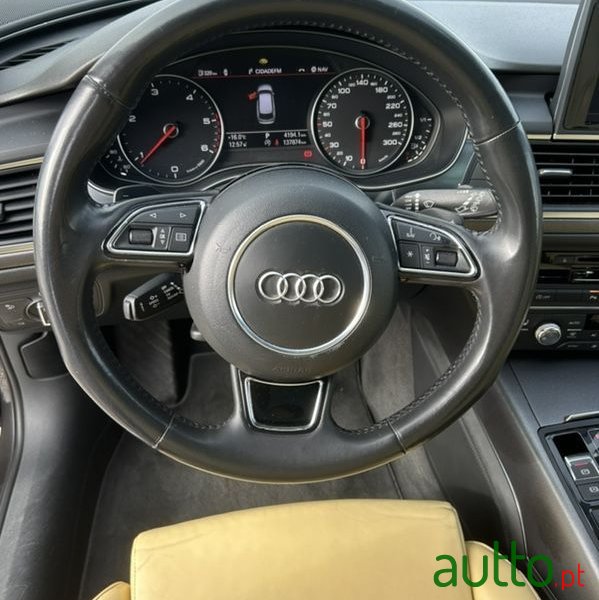 2012' Audi A6 Avant photo #6
