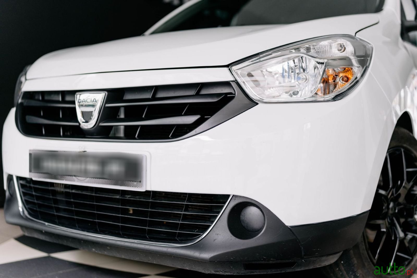 2015' Dacia Lodgy photo #4