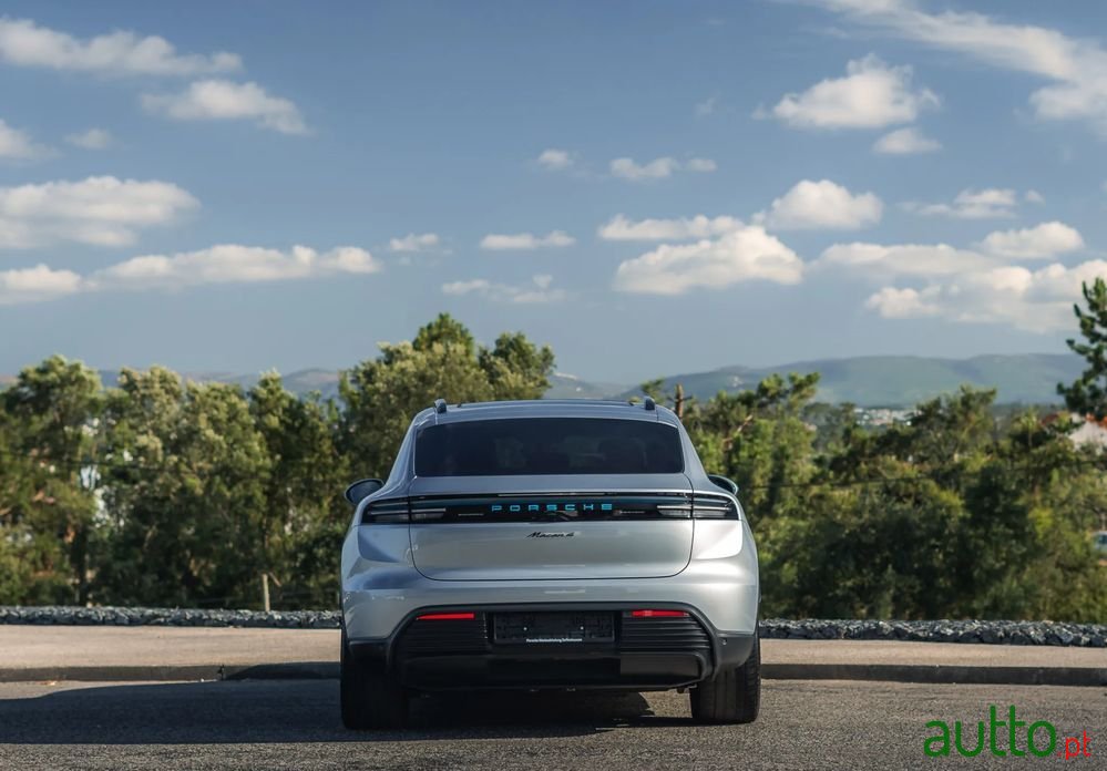 2024' Porsche Macan Electric 4 photo #4