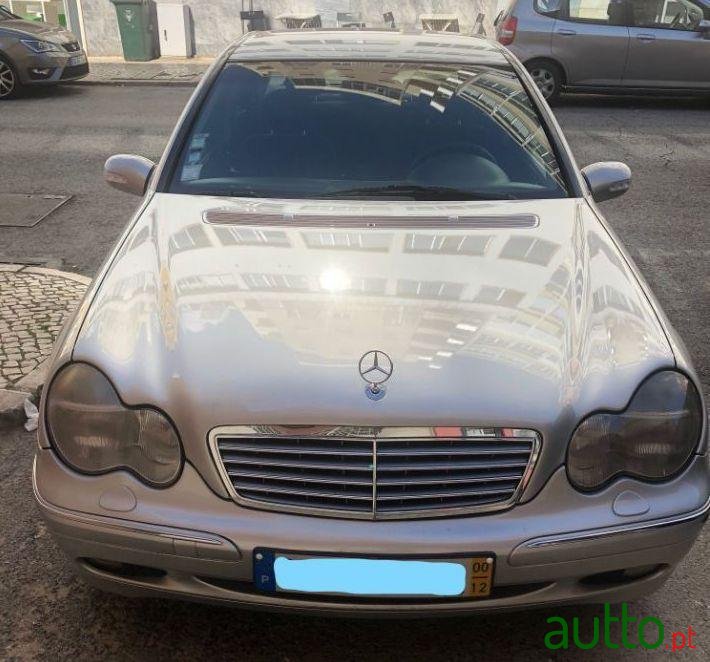 2000' Mercedes-Benz C-220 photo #1