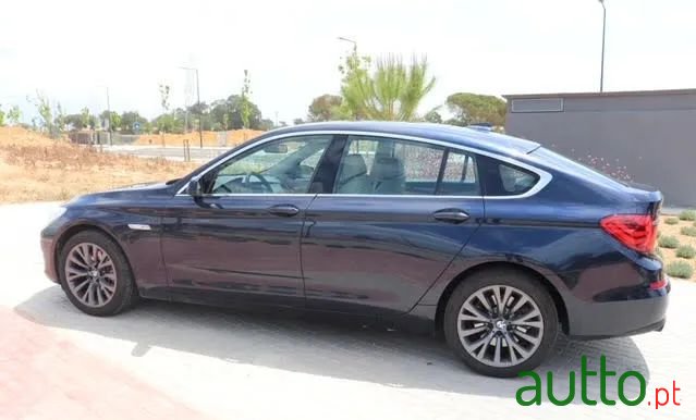 2009' BMW 530 Gran Turismo photo #5