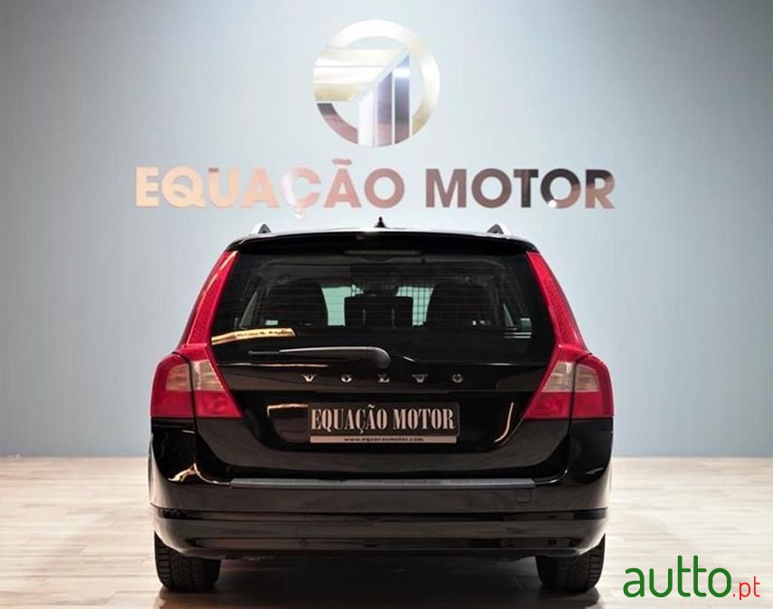 2012' Volvo V70 photo #4