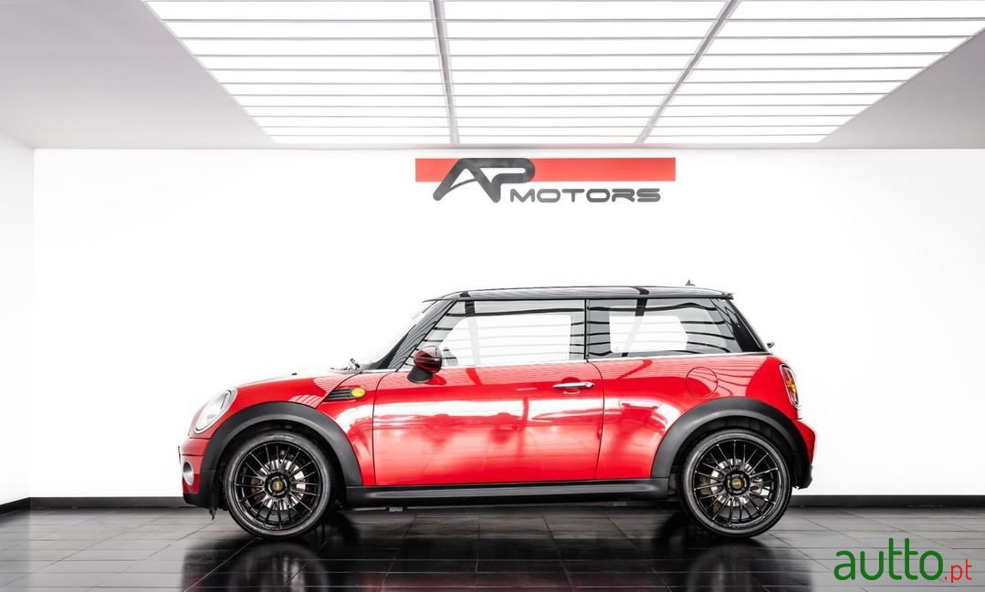 2009' MINI Cooper photo #2