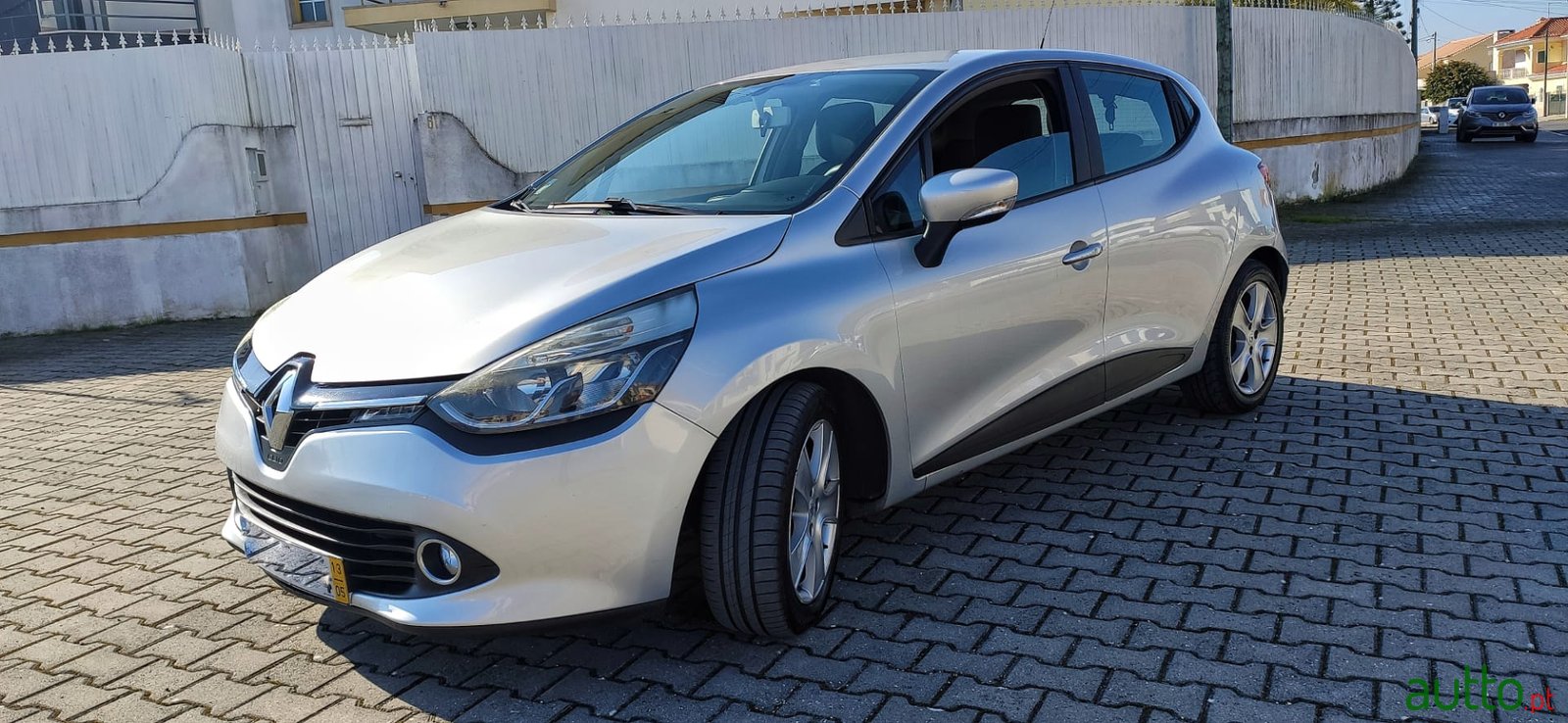 2013' Renault Clio photo #1