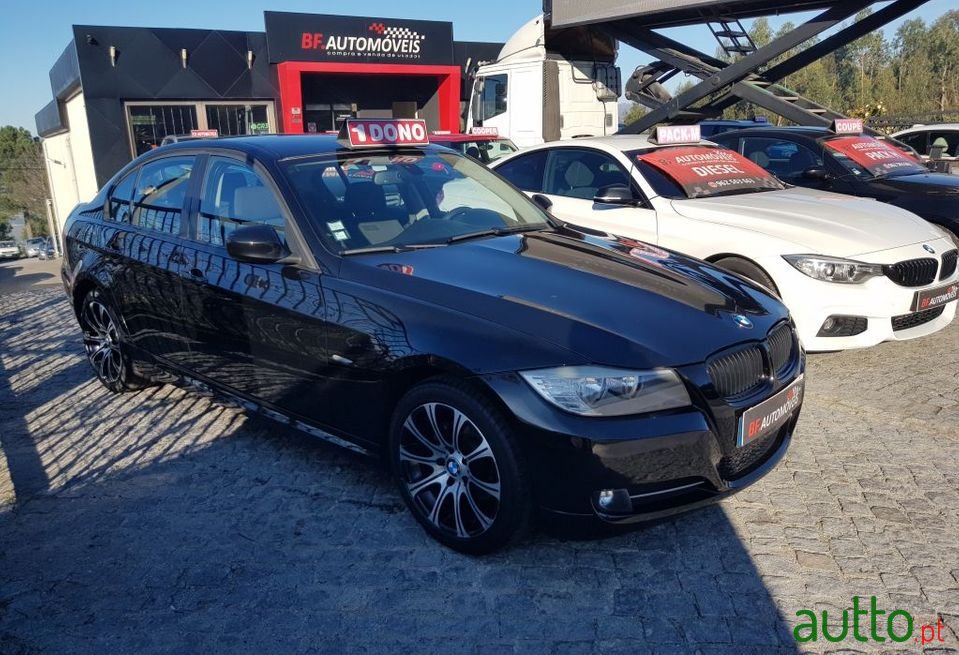 2008' BMW 318 photo #4