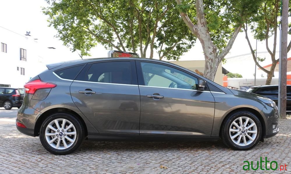 2015' Ford Focus 1.0 Scti Titanium photo #3