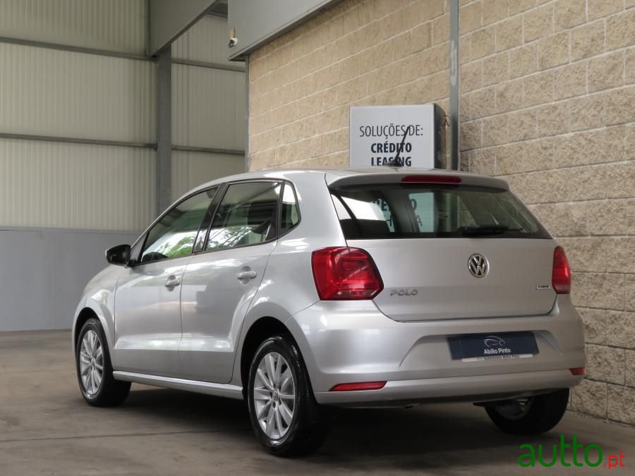 2017' Volkswagen Polo photo #3