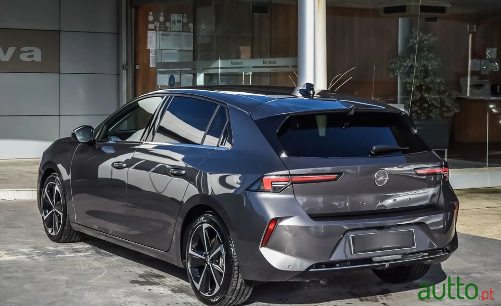 2023' Opel Astra 1.2 T Elegance photo #1