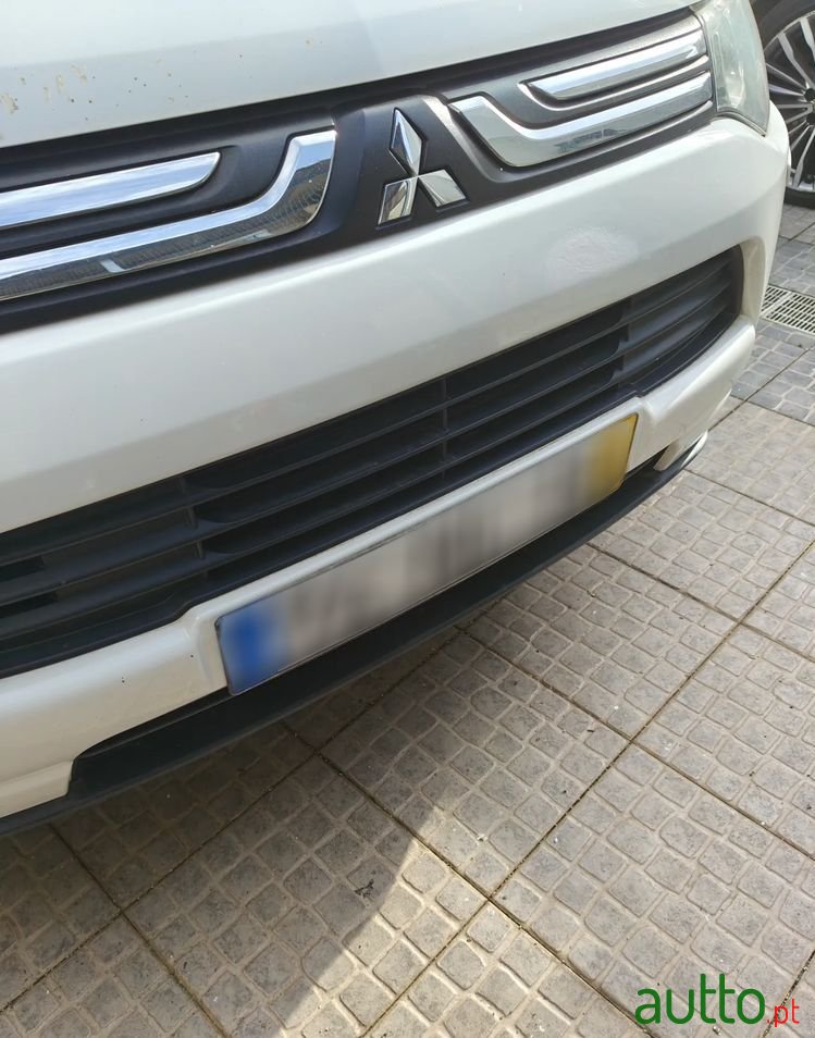 2013' Mitsubishi Outlander 2.2 Di-D Instyle photo #5