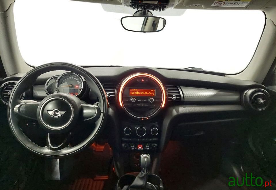 2015' MINI Cooper photo #6