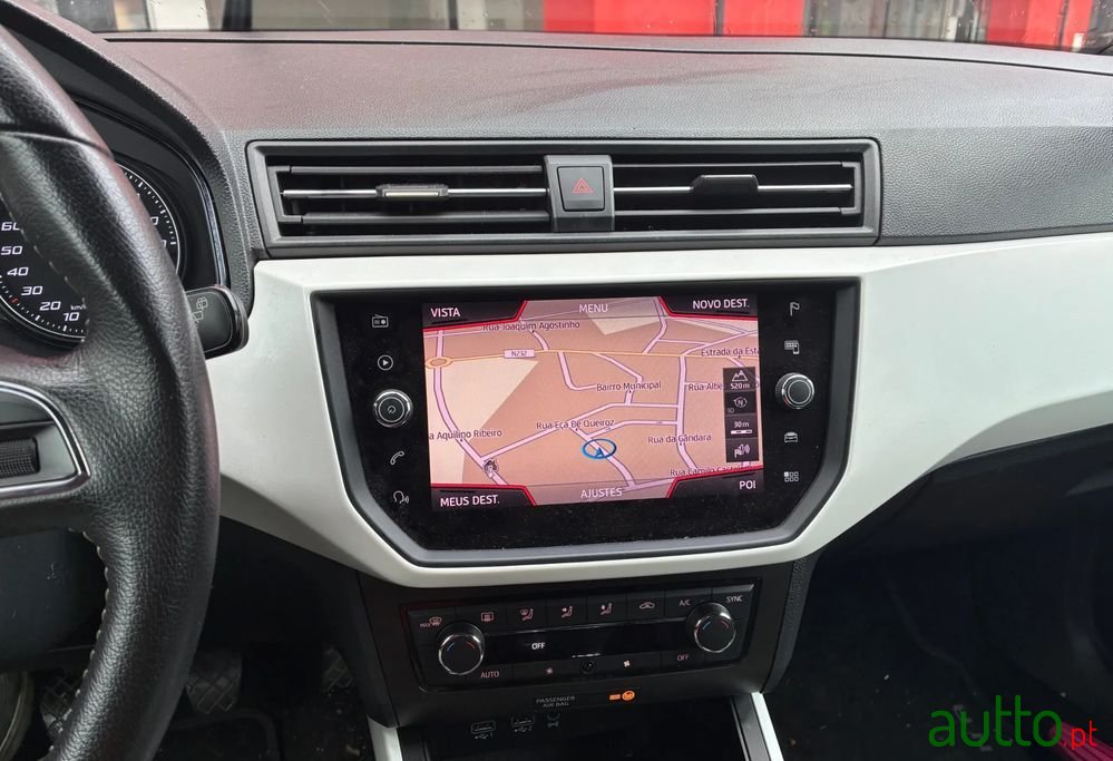 2019' SEAT Arona 1.0 Tsi Xcellence photo #6