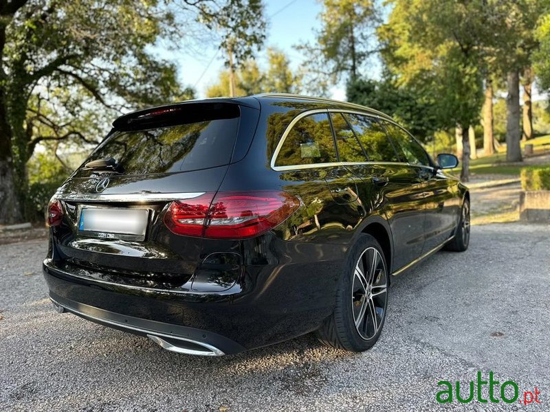 2020' Mercedes-Benz Classe C photo #3