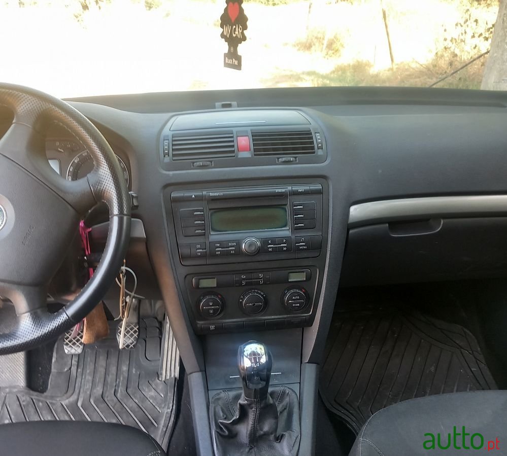 2006' Skoda Octavia photo #3