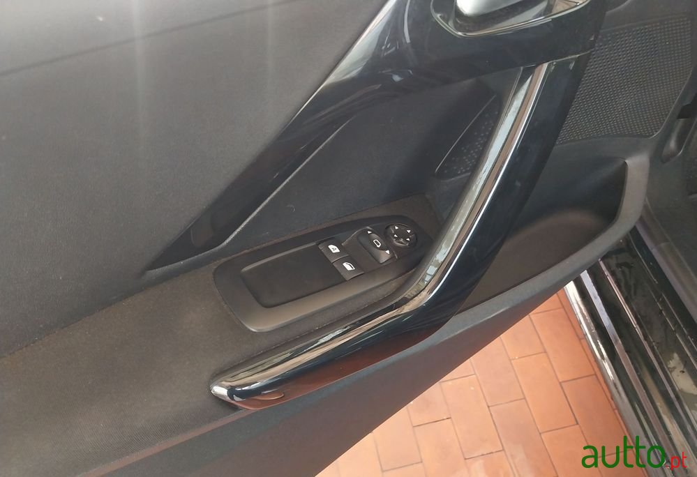 2018' Peugeot 208 photo #3