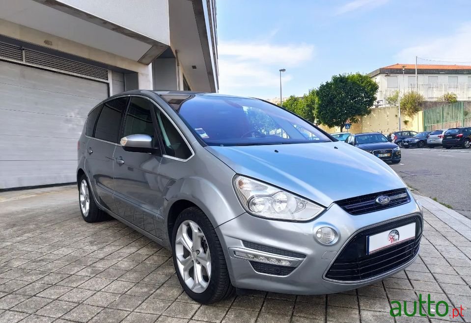 2010' Ford S-Max photo #2