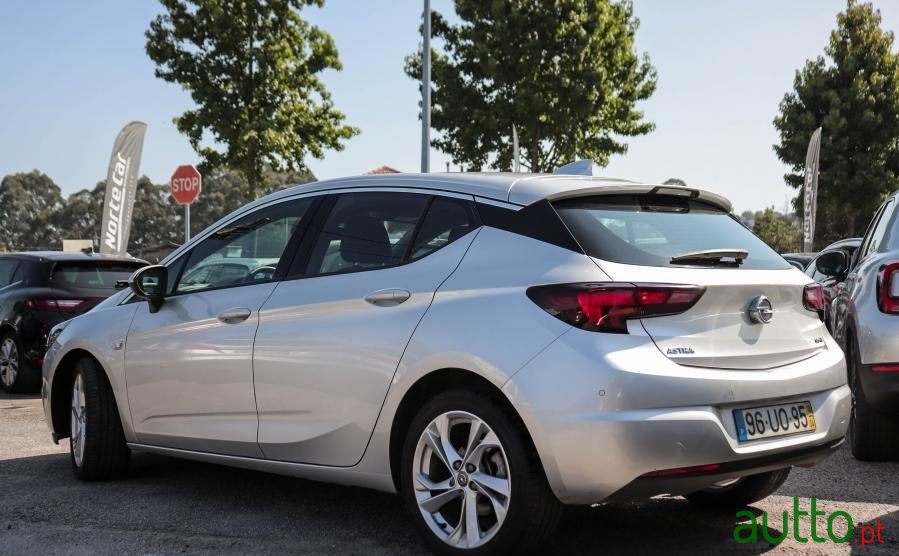 2018' Opel Astra photo #4