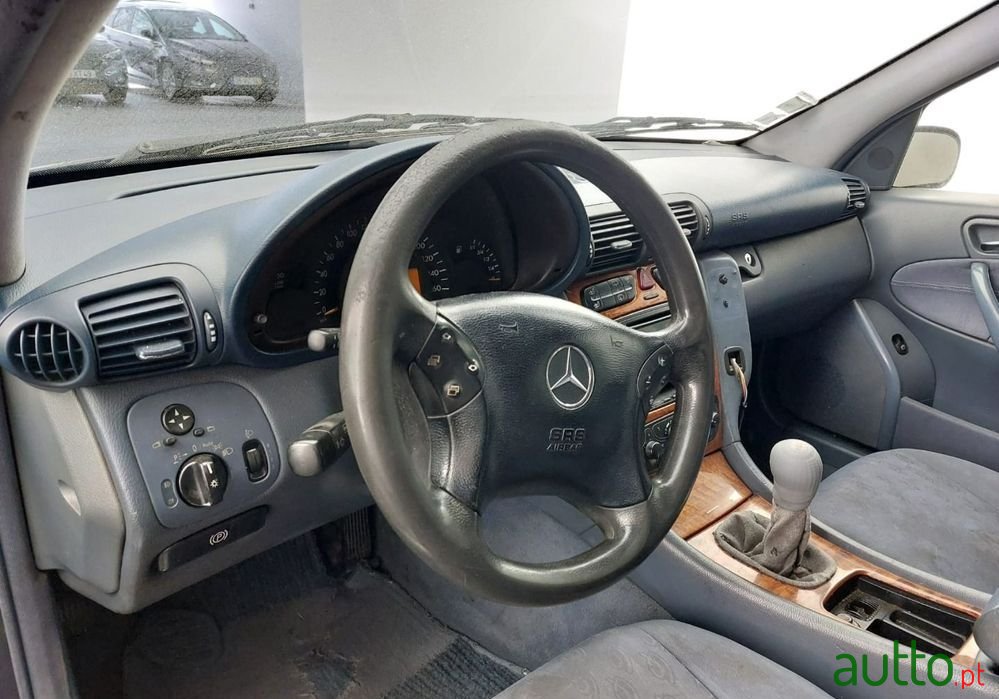 2001' Mercedes-Benz C 200 photo #5