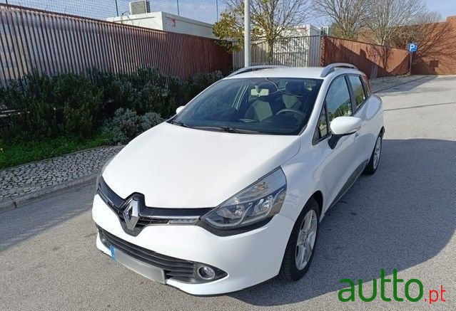 2014' Renault Clio Sport Tourer photo #1