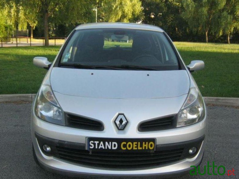 2006' Renault Clio photo #2