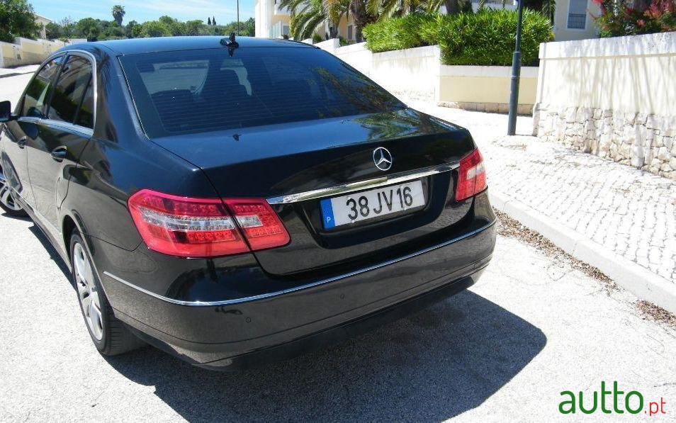 2010' Mercedes-Benz E-220 Cdi Avantgarde photo #1