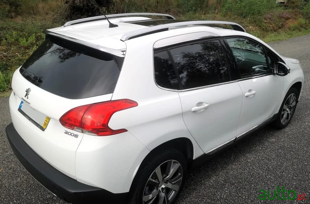 2015' Peugeot 2008 photo #6