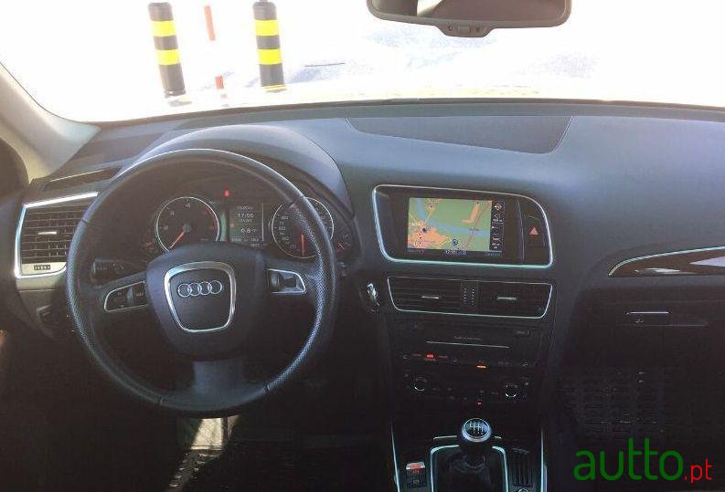 2009' Audi Q5 2.0 Tdi Quattro photo #4