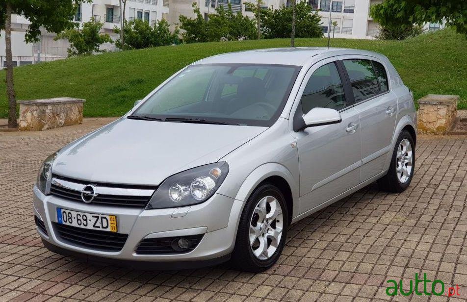 2004' Opel Astra 1.4 Cosmo photo #1