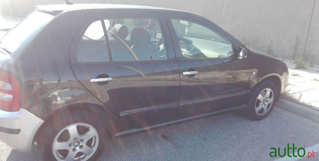 2002' Skoda Fabia photo #3